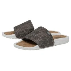 Daily Footwear Shop 33 Daily Footwear Shop -Daily Footwear Shop 40113 1IJ CHANDLER ROCK PAIRSIDE 1